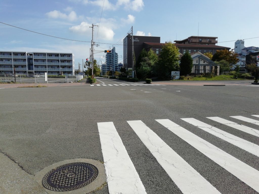 宇多津ラウンドアバウト東向き