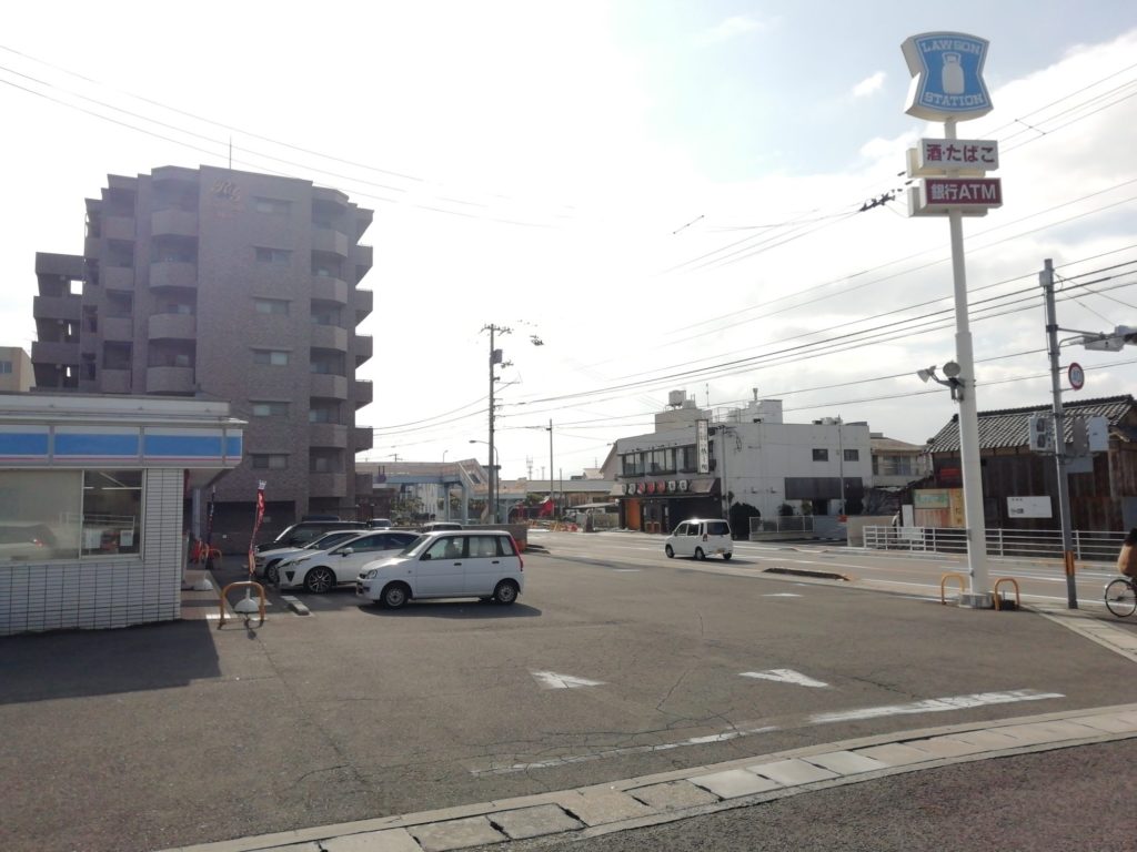 ローソン丸亀土器町西五丁目店 交差点付近