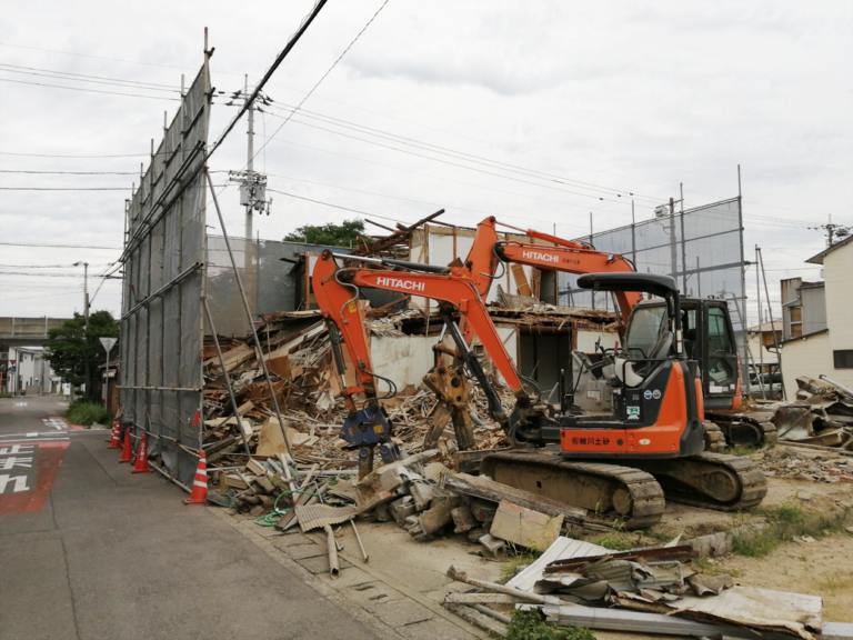 前塩屋町の「入江食堂」と周辺一帯が解体中