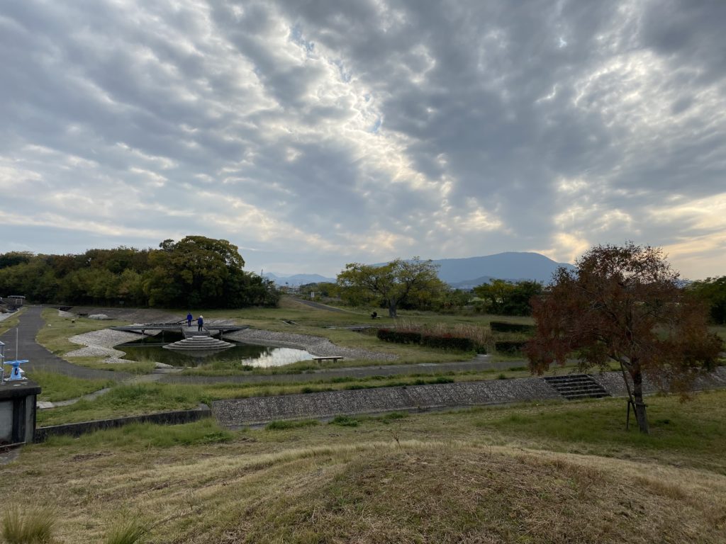 丸亀市飯山町 水辺の楽校公園