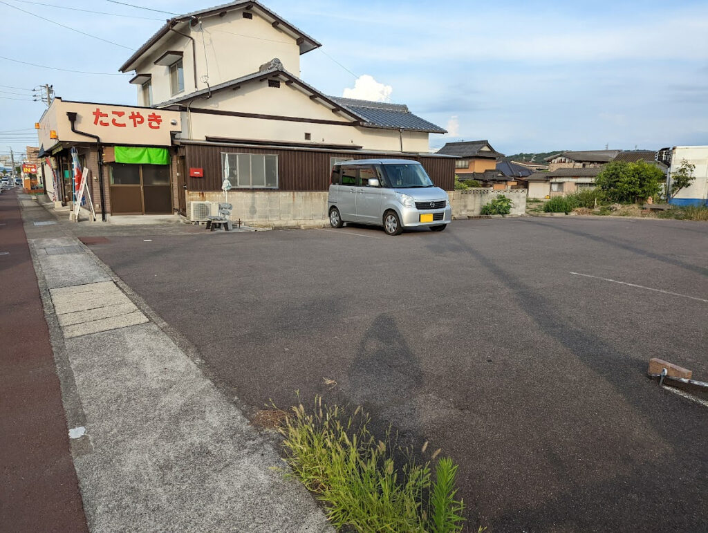 善通寺市上吉田町 たこやき西岡商店 駐車場