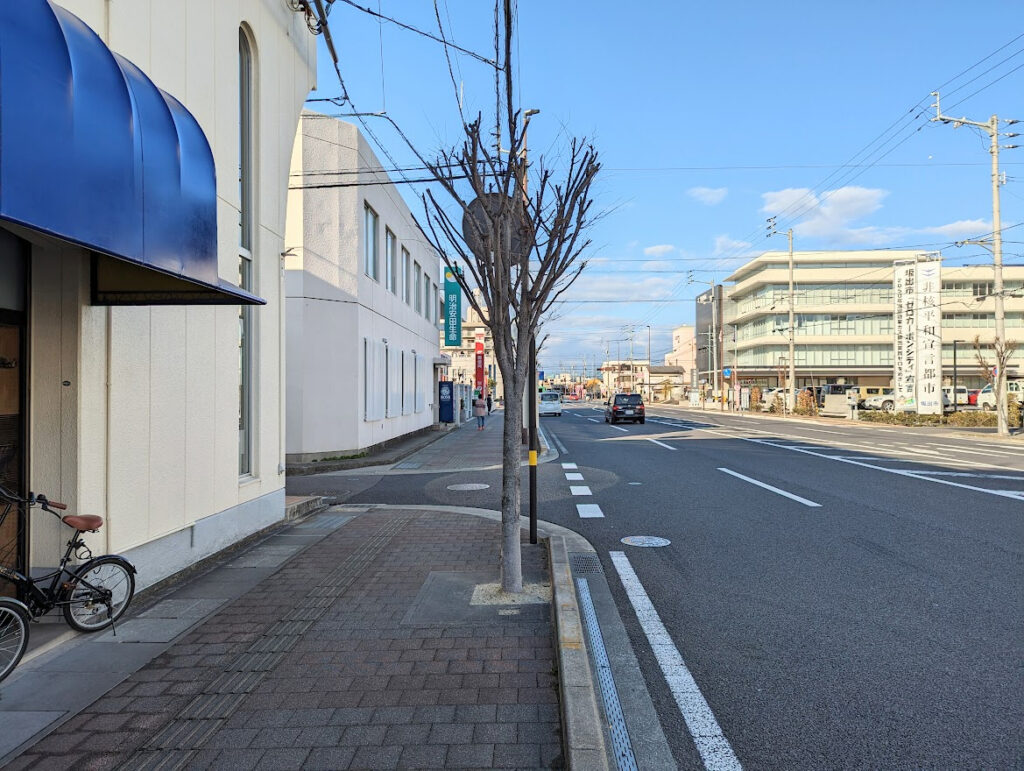 坂出市京町 株式会社レッツ 場所