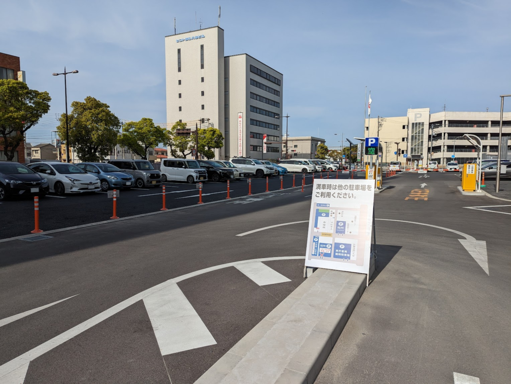 丸亀市 市役所構内臨時駐車場