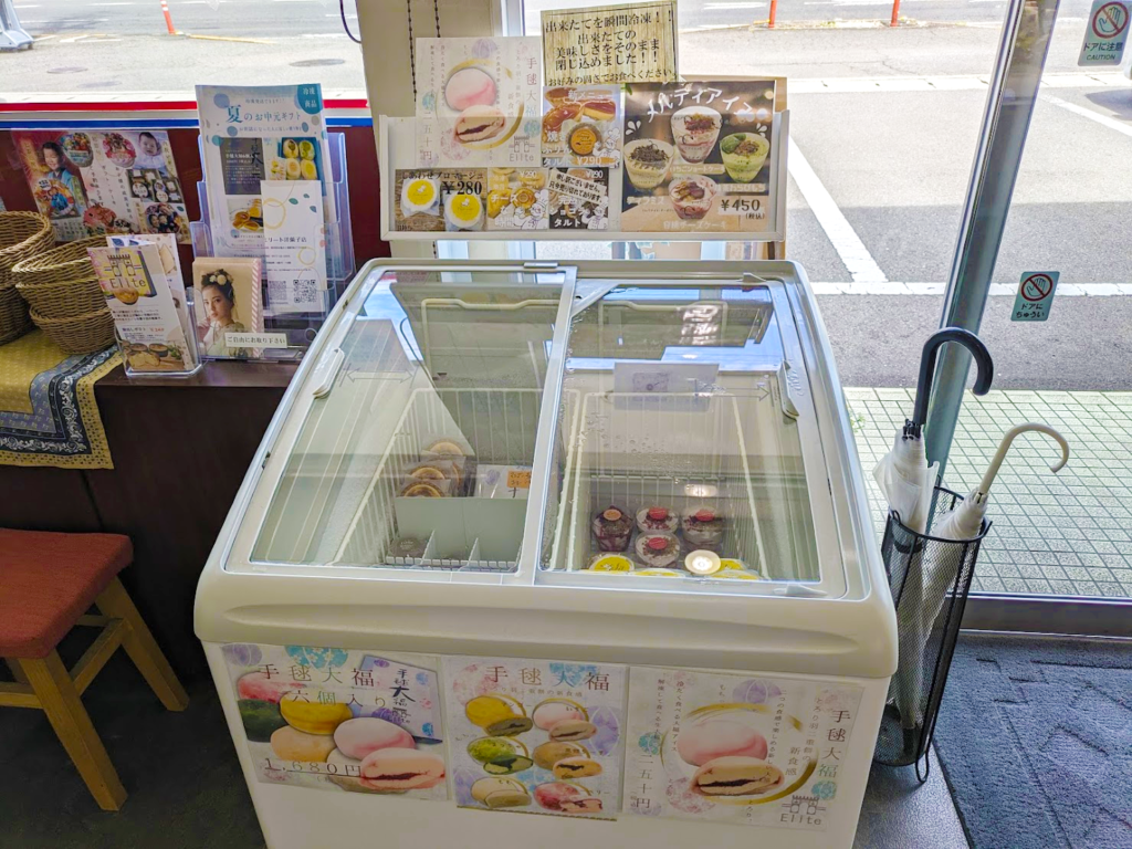 丸亀市土器町 エリート洋菓子店 店内