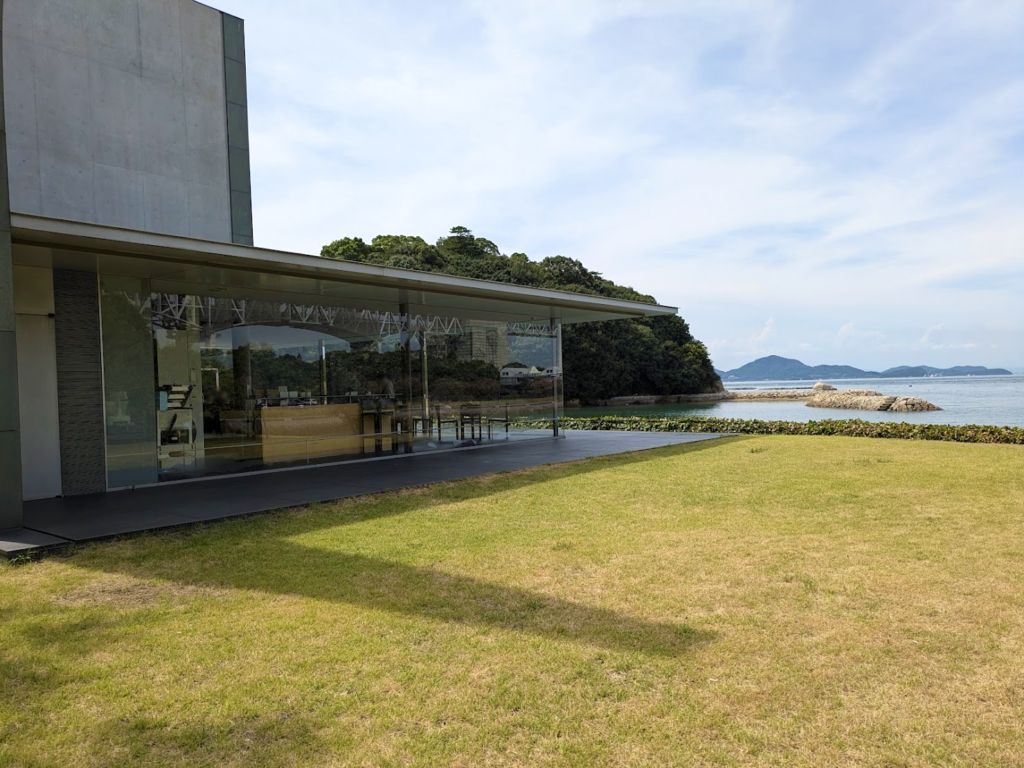 坂出市沙弥島 香川県立東山魁夷せとうち美術館