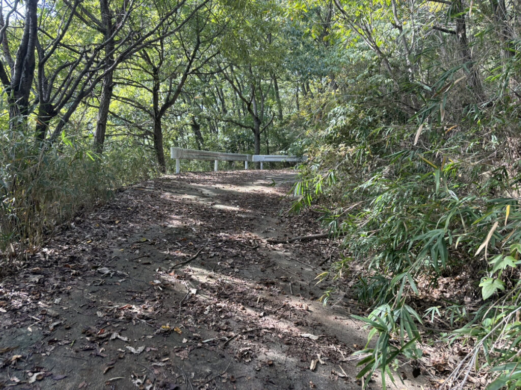 坂出市府中町 猫山 ガードレール