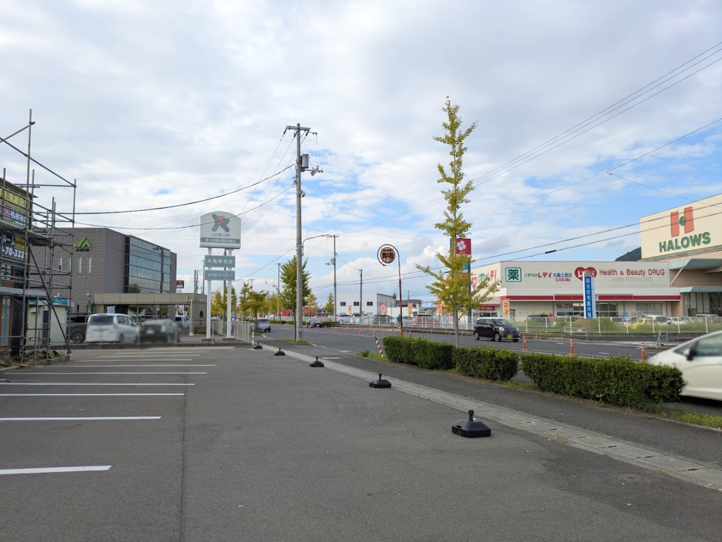 丸亀市飯野町 外壁塗装専門店 LEO SHIELD(レオ・シールド) 場所・駐車場