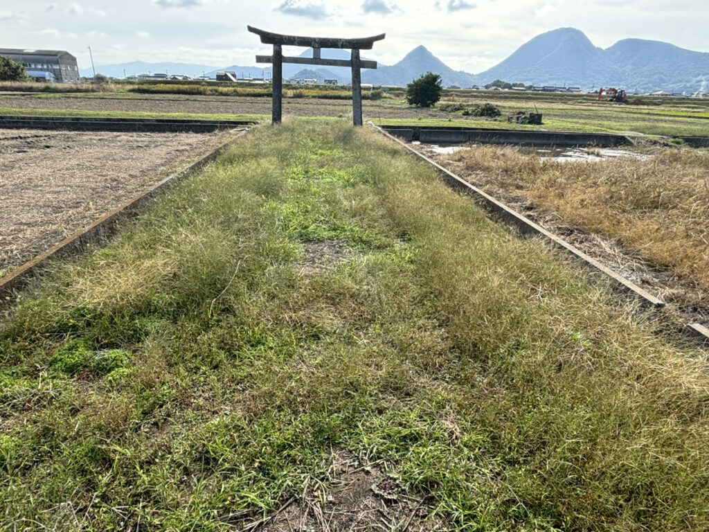 仲多度郡多度津町 加茂神社 農道