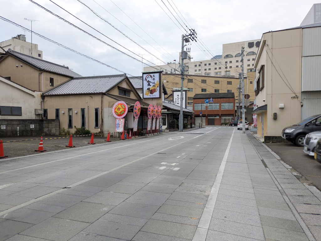 琴平町 大衆焼肉骨付鳥 金牛 琴平店 場所