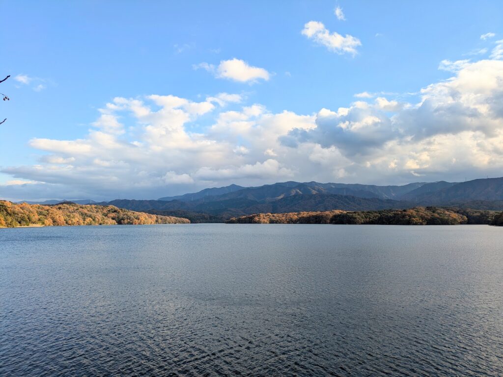 まんのう町 満濃池 紅葉