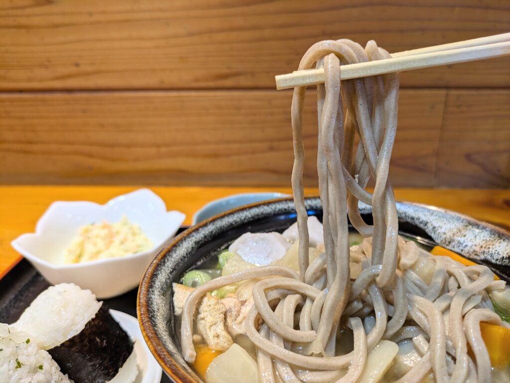 まんのう町 道の駅 空の夢もみの木パーク(仲南産直市) しっぽくそば定食