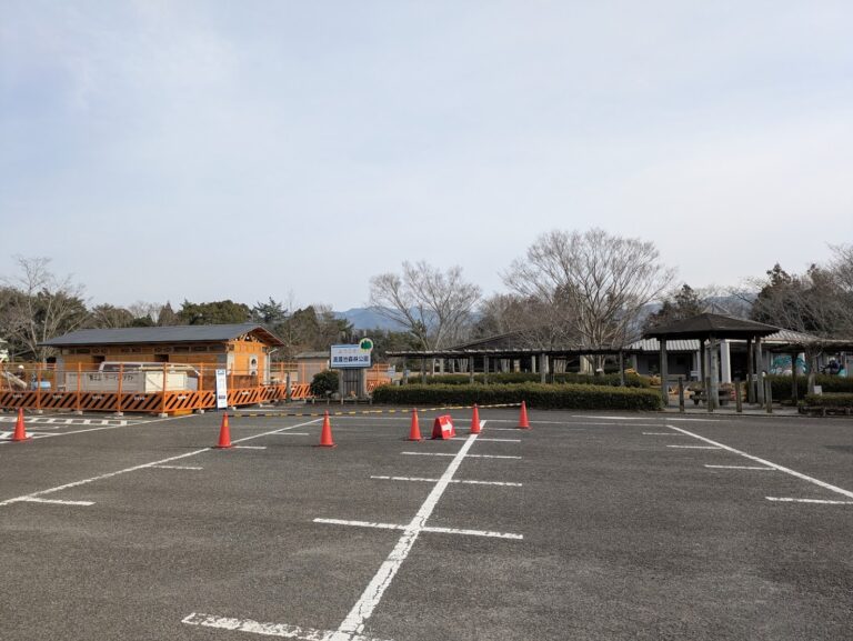 まんのう町「満濃池森林公園」の新しいトイレはもうすぐ完成！3月は車椅子周遊コースの一部が改修工事で通行止めに